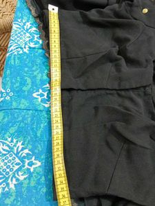 Beautiful Black Saree with Blouse: Classic Style