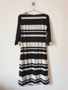 ‼️Price Drop‼️Striped Black &amp; White High-Low Kurti