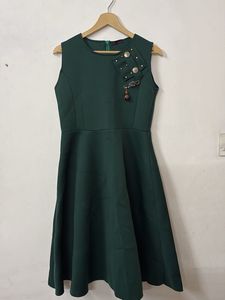 Elegant Green Sleeveless Dress