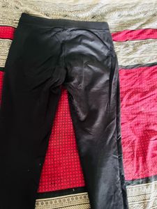 Women’s Black Gym Leggings – Soft, Stretchable &amp; C