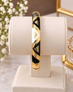 Chic Gold & Black Geometric Bangle