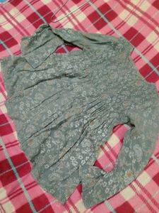Floral Print top with Wooden Buttons