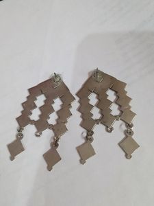 Jhumka (Earings)...