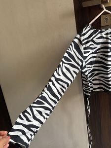 Stylish Zebra Print Crop Top