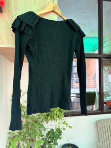 Chic Black Ribbed Top with Ruffle Detail