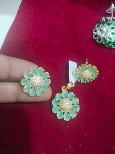 Elegant Emerald &amp; Diamond Flower Jewelry Set
