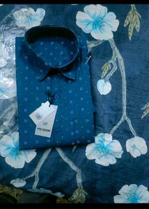 Men's Printed Blue Casual Shirt in L 40 size
