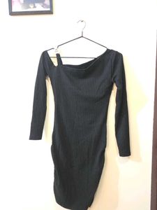 Chic Black Ribbed One-Shoulder Dress
