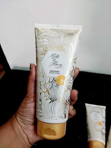 Oriflame Milk &amp; Honey Sugar Scrub