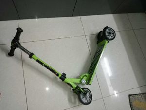 brand new 👌 h Green Folding Scooter for Kids