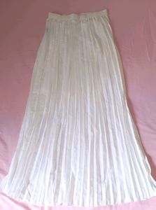 White Pleated Skirt 🤍💐