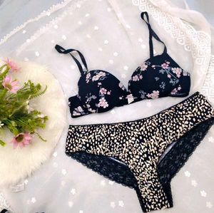 Black Floral Print Bra with brief 👍