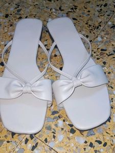 Bow Detail Flip Flops