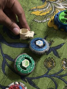 Beyblade with 6 blades and launcher