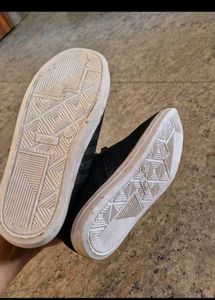 Black Casual Sneakers