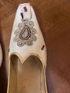 Mojari For Wedding