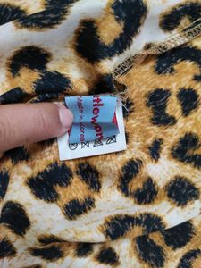 Stylish Leopard Print Button-Up Shirt
