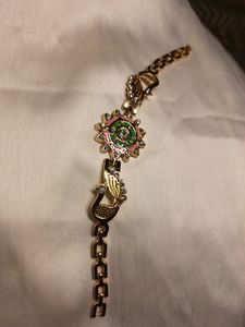 Vintage Gold-Tone Floral Bracelet
