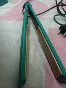 Vega Hair Straightner