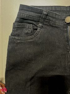 LOW WAISTED SHORTS