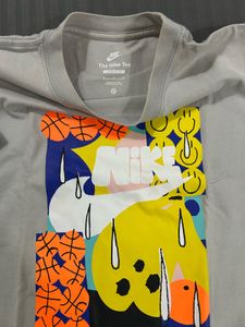 Nike Graphic T-Shirt