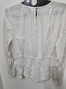 ✅🛍️ White Top 🛍️✅