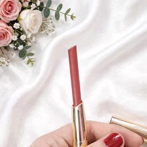 MyGlamm Ultimate Matte Lipstick Trophy