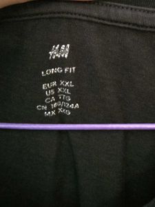 H&amp;M Solid Black Curved Hem Long Fit T-Shirt