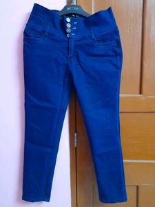 New Navy Blue Jeans With Button Closures 💙