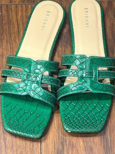 Stylish Emerald Green Snake Print Slides