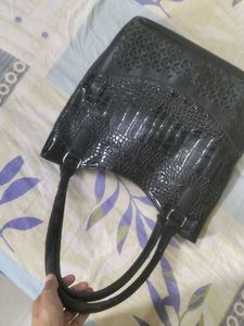 Chic Black Textured Handbag