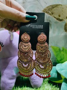 Red Circle Four Floor Earings