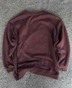 Comfortable Maroon "BONI CLSS" Sweatshirt