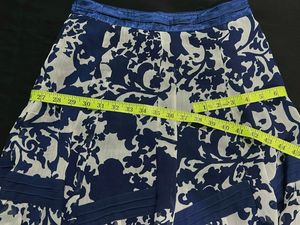 Chic Blue &amp; White Floral Print Skirt