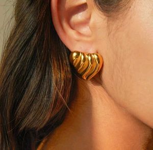 Chic Gold Heart Earrings