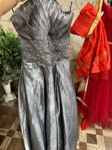 Elegant Grey Embellished Gown🦋🎀🧚🏻‍♀️