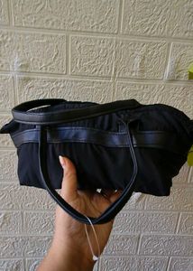 Cutest Black HandBag 👜