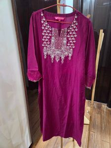 🎉Today only🎉Elegant Embroidered Magenta Kurta