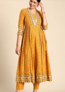 Elegant Mustard Yellow Kurta Set