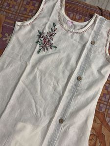 Elegant Embroidered Sleeveless Kurta