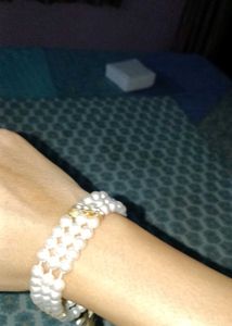 Elegant Pearl Bracelet with Danglers