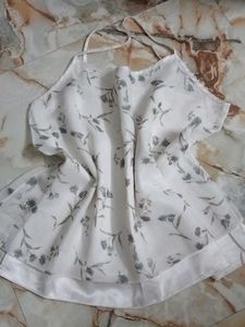 🤩🥳Floral Chiffon Top🍓