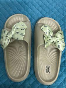 Stylish Bow Slides