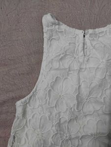 White High Neck Lace Floral Sleevless Top
