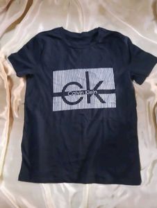 Calvin Klein t shirts sez M