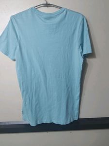 Men's Casual Tshirt. Like New. Good Condition.