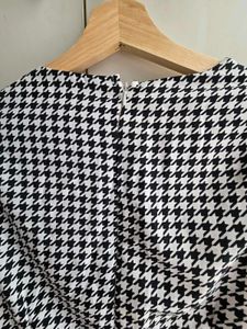 Chic Houndstooth Print V-Neck Dress &amp; Free Gift