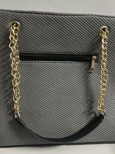 Chic Tote Bag with Gold Chain