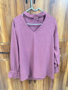Stylish Mauve V-Neck Top with Ruffled Sleeves
