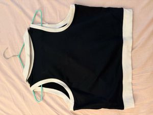 Sleeveless Collared Crop Top